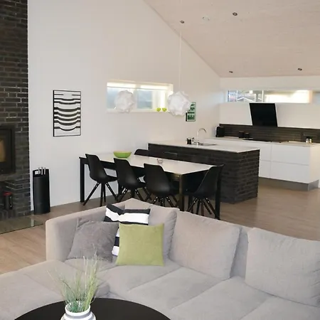 Stunning In Sby With 3 Bedrooms And Wifi Tatil Evi