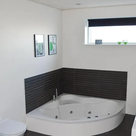 Stunning In Sby With 3 Bedrooms And Wifi *